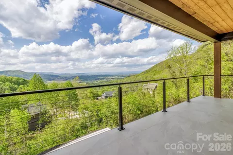 134 View Ridge Pkwy, Leicester, NC 28748