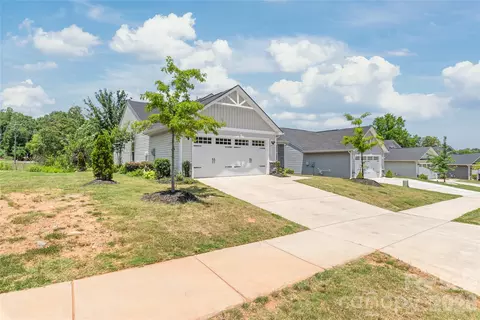 4105 Jones Creek Ln, Charlotte, NC 28215