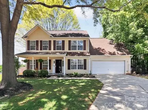 9715 Castle Terrace Ct, Charlotte, NC 28215