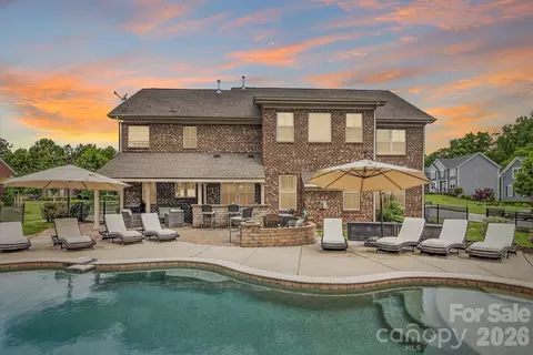 4046 Lake Prairie Dr, Matthews, NC 28104