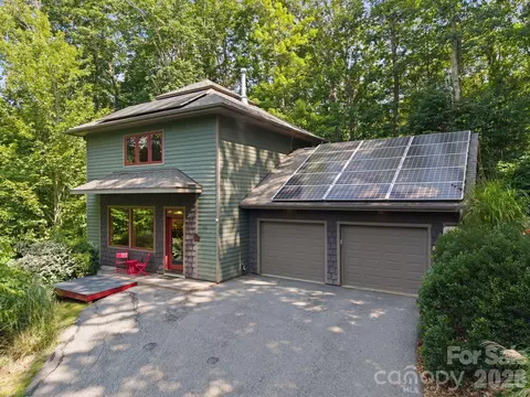 26 Robinson Creek Rd, Asheville, NC 28803