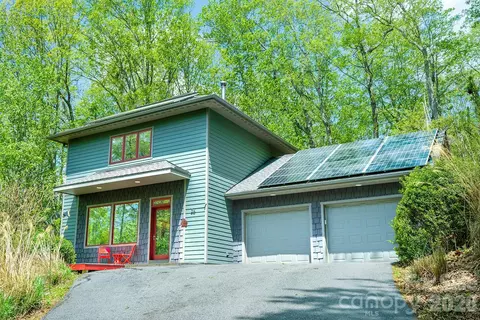 26 Robinson Creek Rd, Asheville, NC 28803