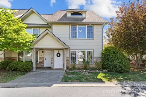 92 Rotunda Cir, Asheville, NC 28806