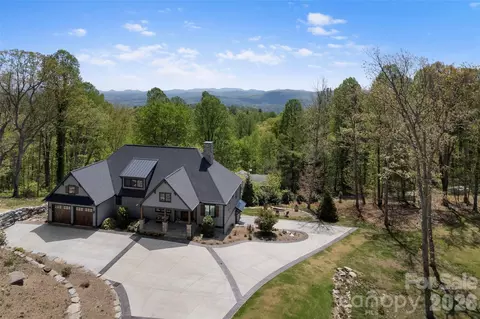 231 Tower Cir, Hendersonville, NC 28739