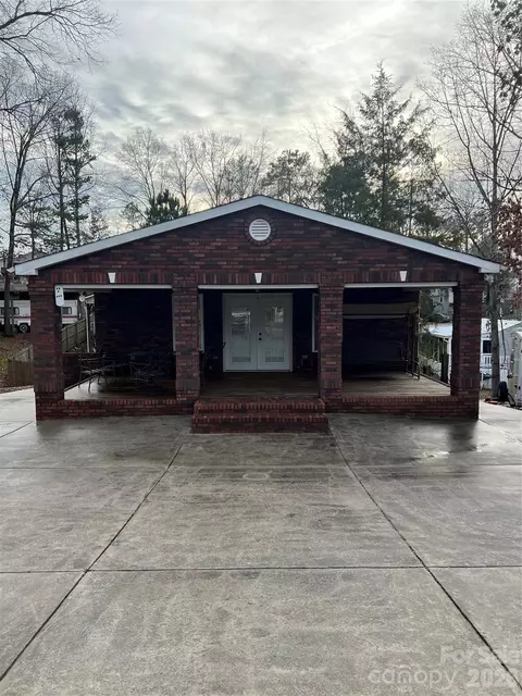 129 Twin Bluff Trl, Mount Gilead, NC 27306
