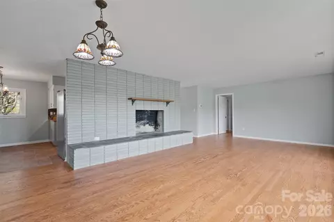 Living - 441 Mulberry St, Clyde, NC 28721 photo 4 of 7