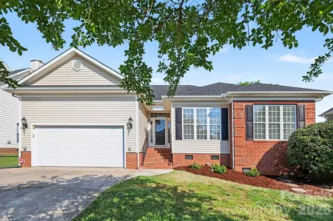 208 Riverfront Pkwy, Mount Holly, NC 28120