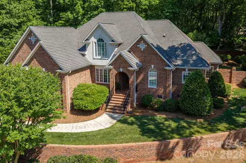 110 Elizabeth Ct, Mount Holly, NC 28120