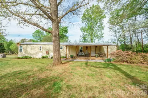 4021 26th Street Ne Ct NE, Hickory, NC 28601