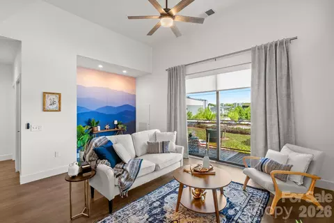 68 Craven 206 St #206, Asheville, NC 28806