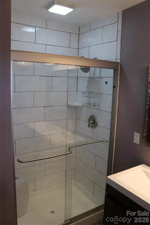Bath - 200 Ruby Ln, Gastonia, NC 28054 photo 1 of 2