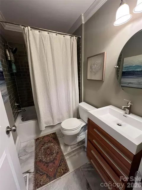 Bath - 200 Ruby Ln, Gastonia, NC 28054 photo 2 of 2