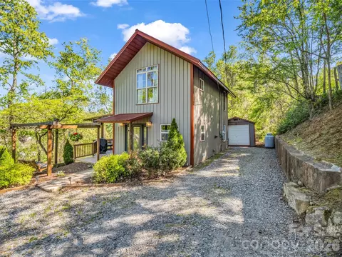 3 Ravine Ext, Woodfin, NC 28804