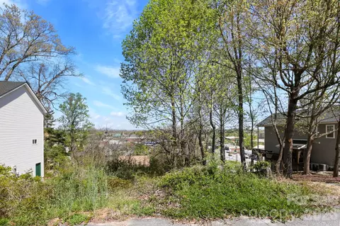 00 Summit 13 Cir #13, Hendersonville, NC 28792