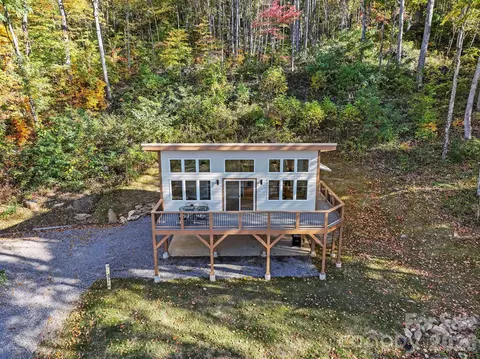 96 Old Cove Rd, Black Mountain, NC 28711