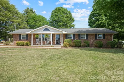 3328 Sulphur Springs Ne Rd NE, Hickory, NC 28601