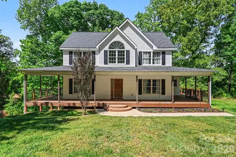 143 Walnut Hollow Ln, Mooresville, NC 28115