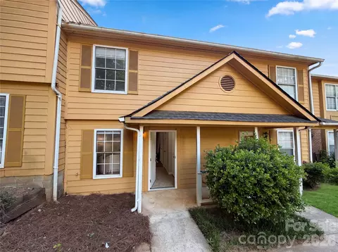 4037 Briarhill Dr, Charlotte, NC 28215