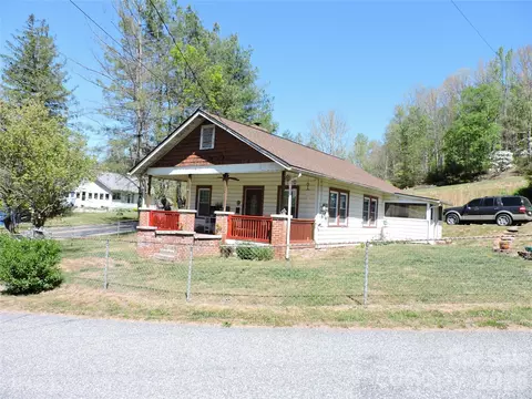 4 Carter Rd, Weaverville, NC 28787