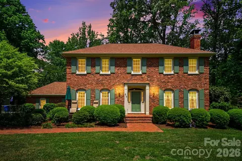 814 S Main St, Mount Holly, NC 28120