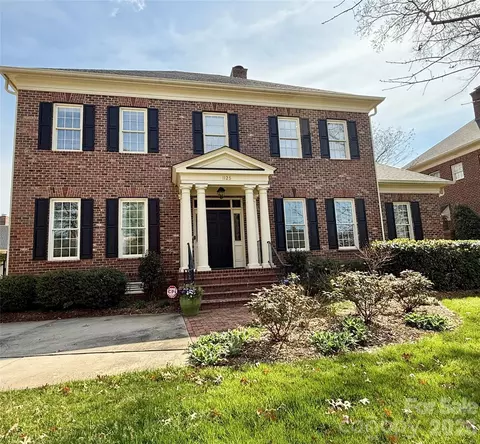1125 S Kings Dr, Charlotte, NC 28207