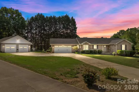 3030 Lydia Ln, Newton, NC 28658