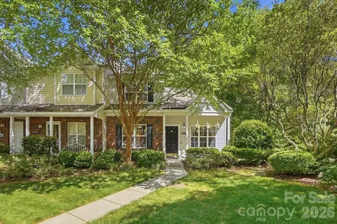 8170 Rudolph Rd, Charlotte, NC 28216