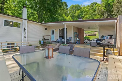 Exterior - 6566 Harbor Ln, Conover, NC 28613 photo 6 of 8