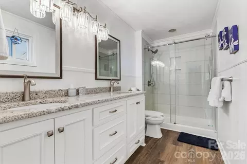 Bath - 6566 Harbor Ln, Conover, NC 28613 photo 1 of 2