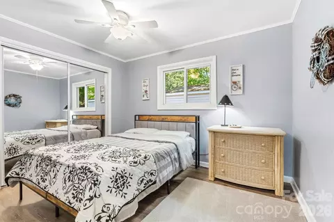 Bedroom - 6566 Harbor Ln, Conover, NC 28613 photo 5 of 7