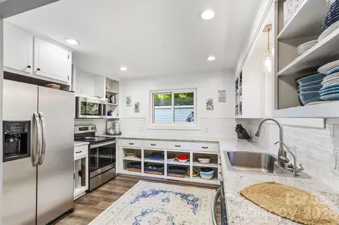 Kitchen - 6566 Harbor Ln, Conover, NC 28613 photo 1 of 3