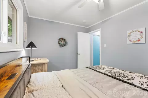 Bedroom - 6566 Harbor Ln, Conover, NC 28613 photo 6 of 7
