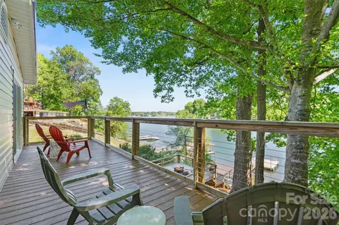 Exterior - 6566 Harbor Ln, Conover, NC 28613 photo 2 of 8