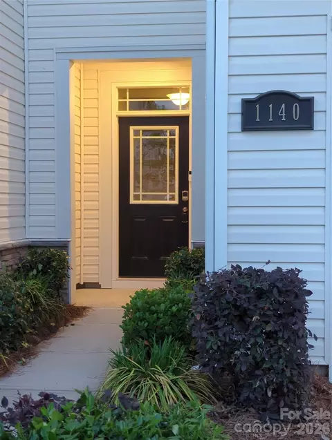 1140 Bigelow St, Charlotte, NC 28269
