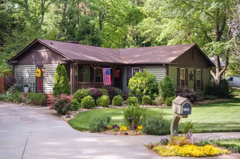 6129 Old Meadow Rd, Mint Hill, NC 28227
