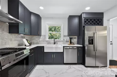 5938 Sharon Rd, Charlotte, NC 28210
