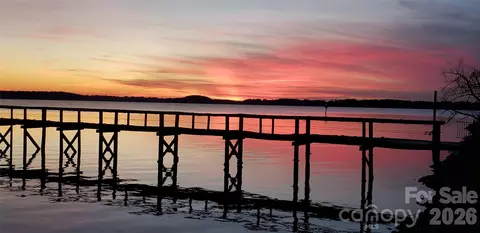 18029 Whispering Oaks Dr, Cornelius, NC 28031