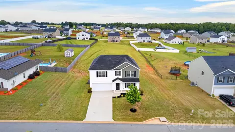 7061 Luna Mae Ct, Boiling Springs, SC 29316