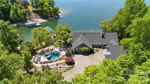 17812 Wilbanks Dr, Charlotte, NC 28278