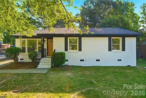 6126 Amberly Ln, Charlotte, NC 28213