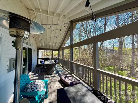 1801 Riverview Ct, Hendersonville, NC 28739