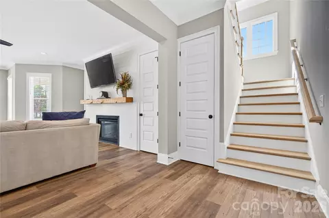 Entry Way - 4496 Kiser Island Rd, Terrell, NC 28682 photo 3 of 4