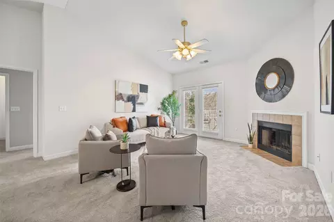 16458 Redstone Mountain Ln, Charlotte, NC 28277