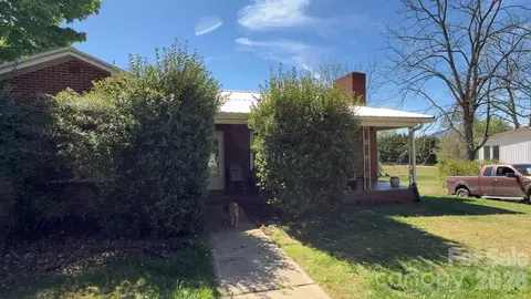 1582 Dutch Cove Rd, Canton, NC 28716