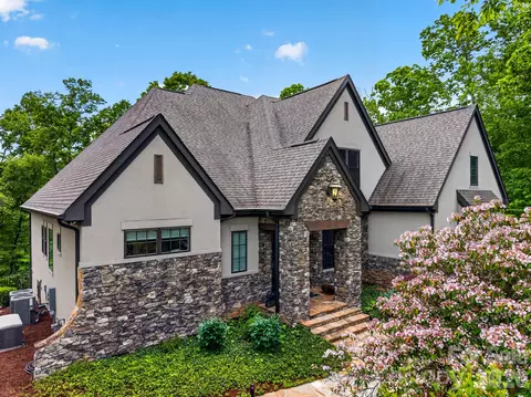 671 Mills River Way, Horse Shoe, NC 28742