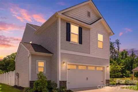 107 Mercer St, Mooresville, NC 28115