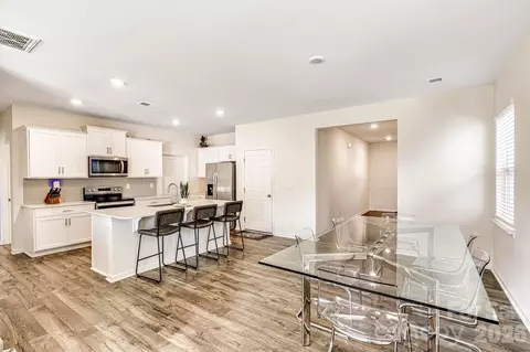 1241 37th Avenue Ne Ln NE, Hickory, NC 28601