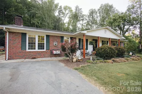 341 Bond St, Marion, NC 28752
