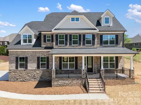 5944 Bakers Pt, Hickory, NC 28602