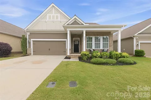 5021 Lydney Cir, Waxhaw, NC 28173